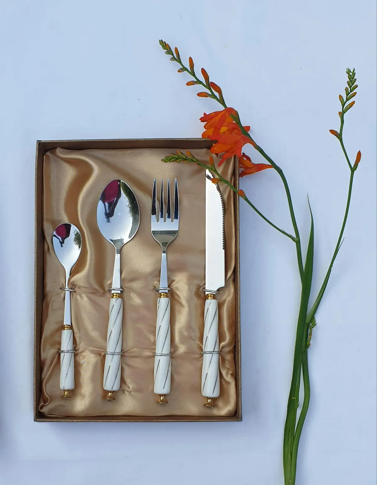 Jogo de Talheres Inox (24 peças)